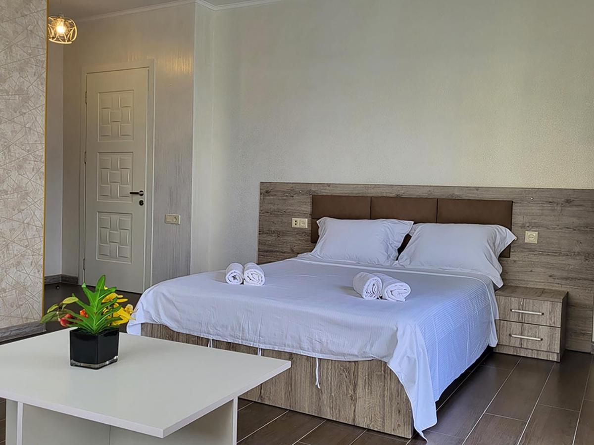 Mite Hotel Чакви Екстериор снимка