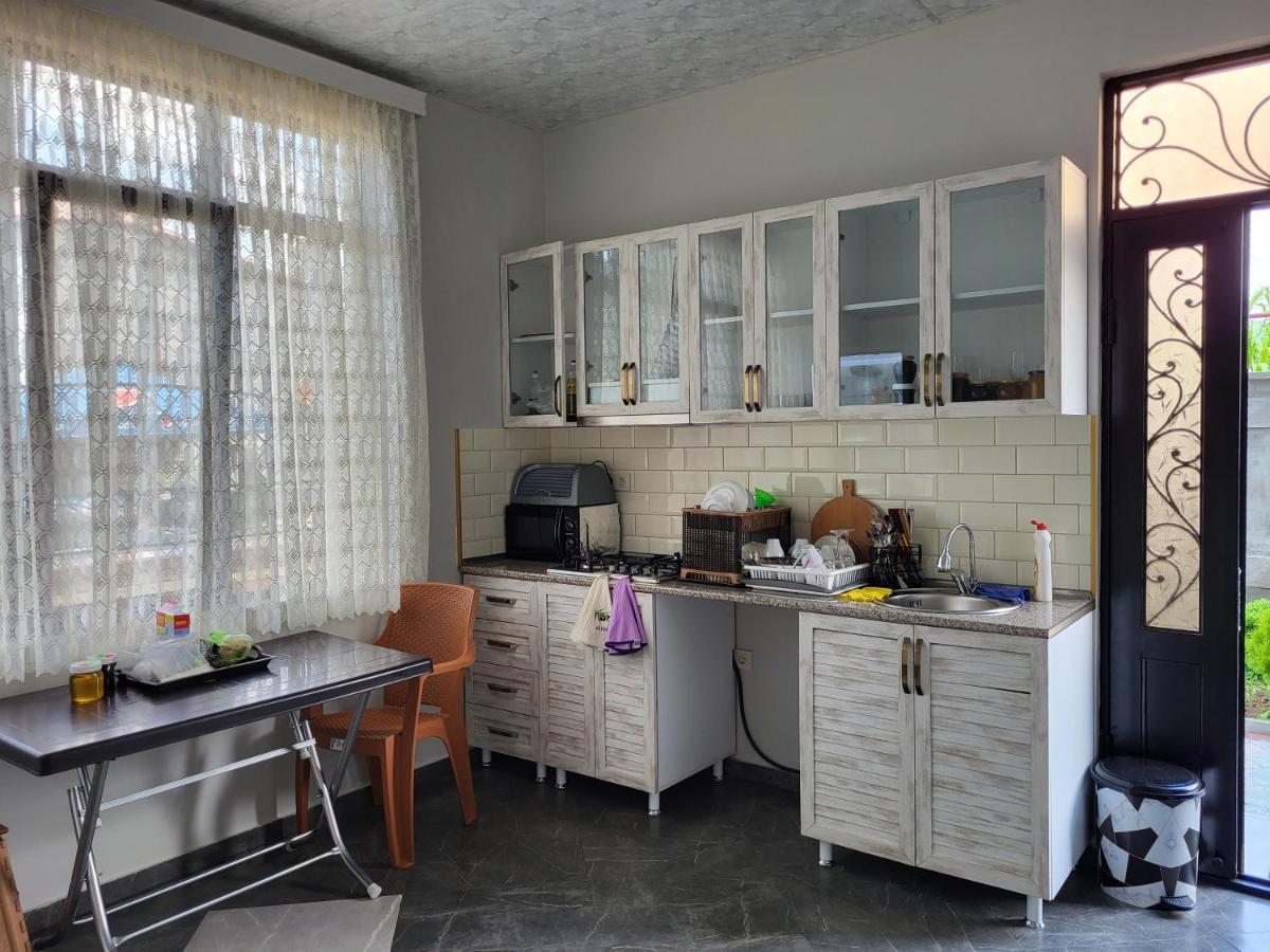 Mite Hotel Чакви Екстериор снимка