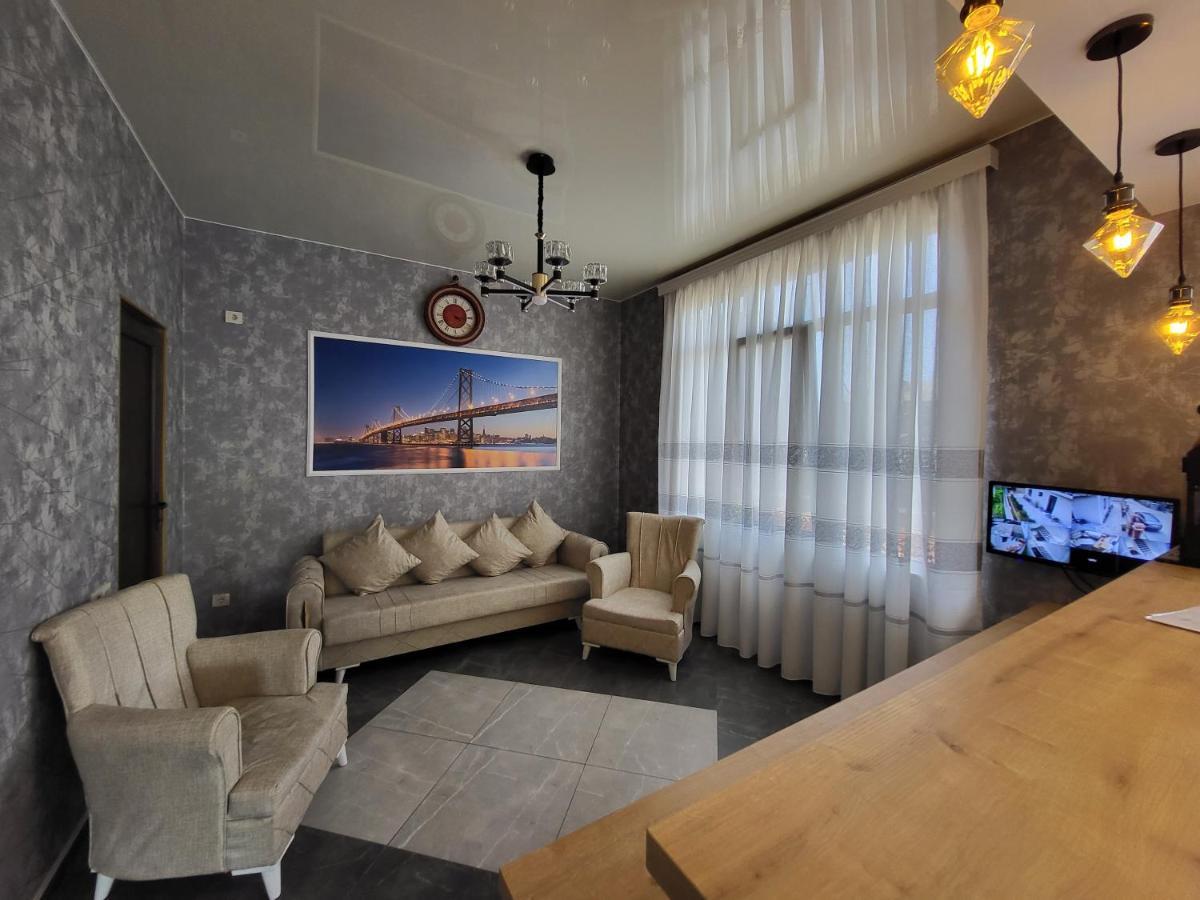 Mite Hotel Чакви Екстериор снимка